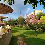 Casa Domingo Hotel *